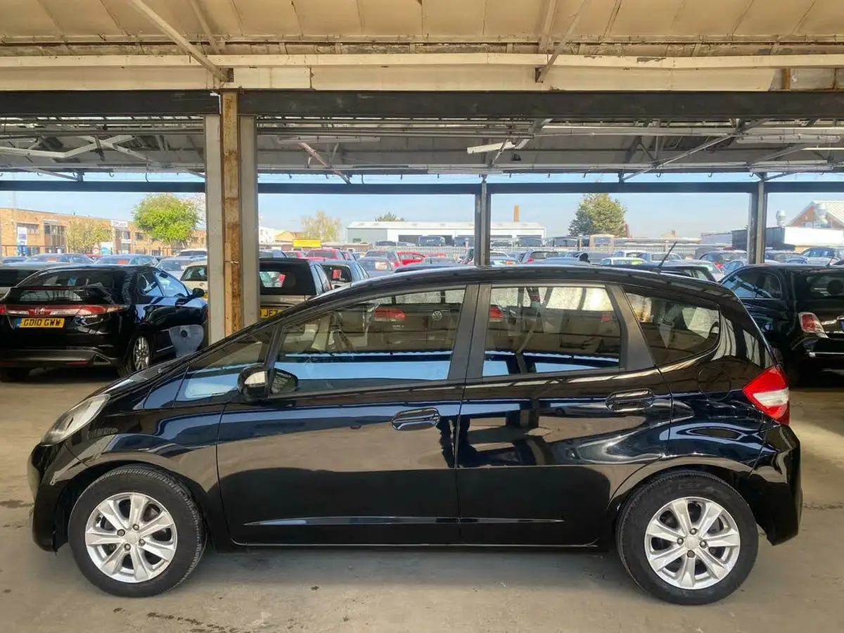 2012-honda-jazz-14-es-cvt-big-5