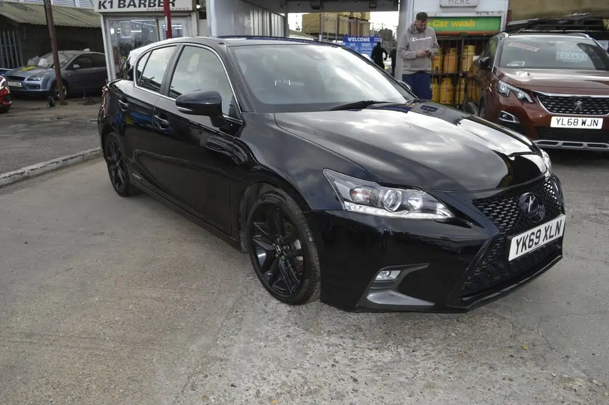 2019-lexus-ct-200h-18-ct-big-0