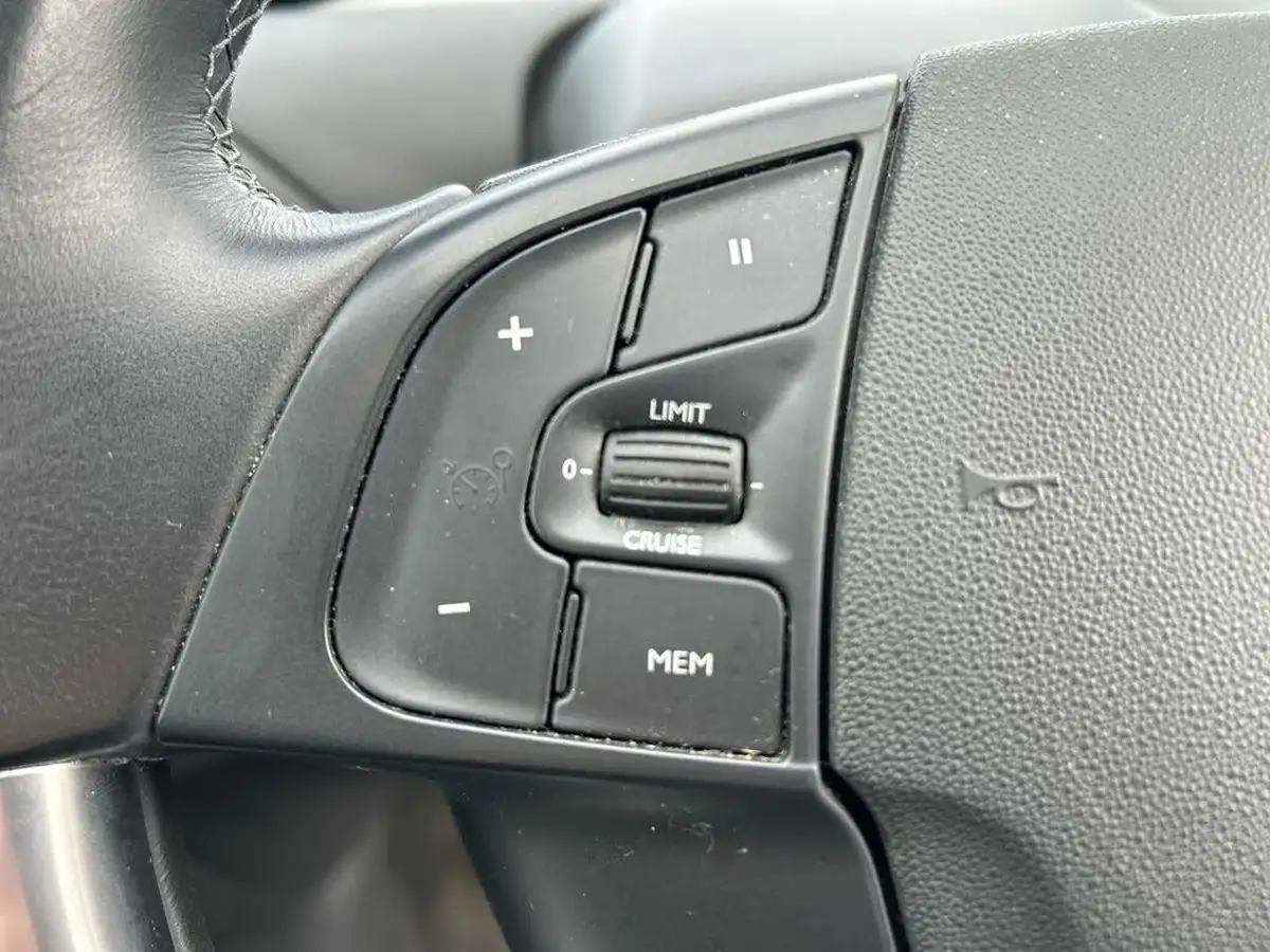 2022-citroen-grand-c4-spacetourer-12-puretech-sense-eat8-big-20