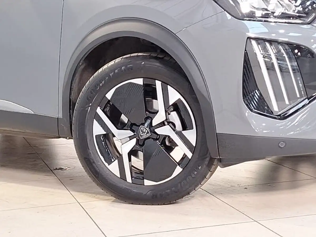 2024-peugeot-2008-suv-12-puretech-allure-130ps-big-8