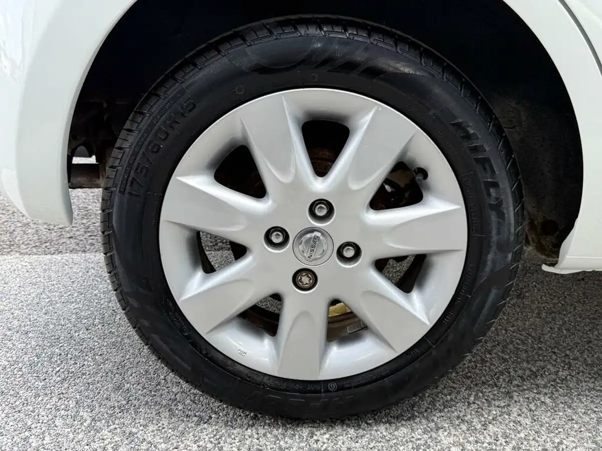 2012-nissan-micra-12-shiro-97bhp-cvt-big-11