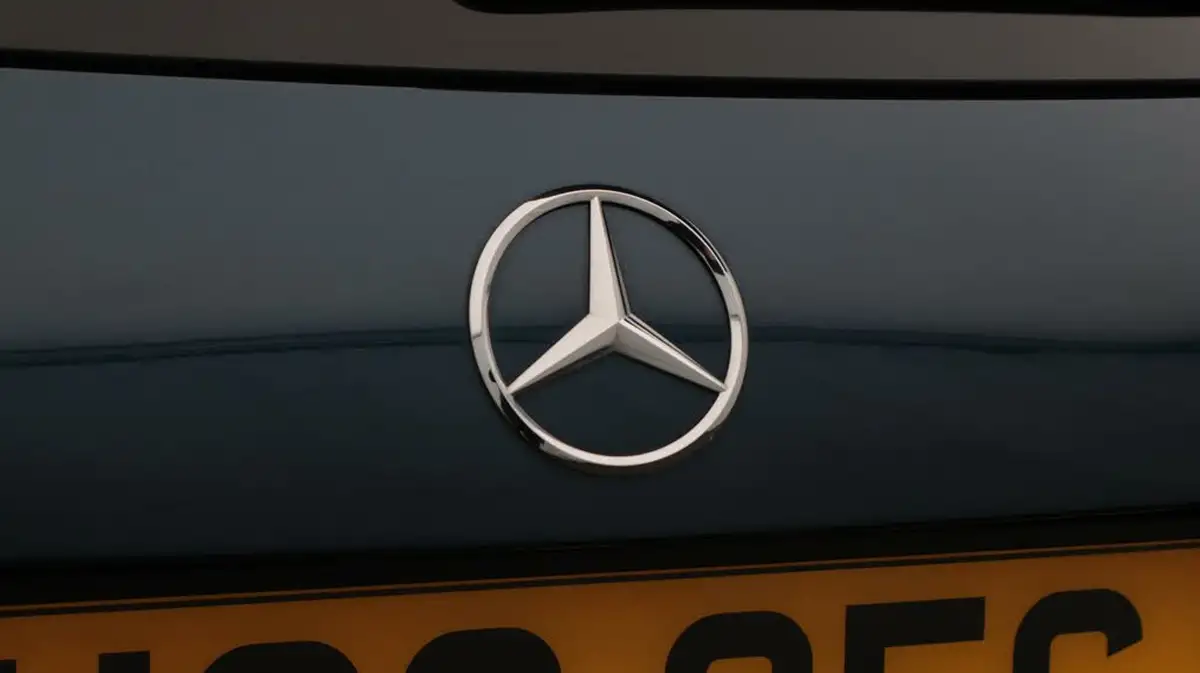 2022-mercedes-benz-a-class-13-a200-amg-line-executive-edition-hatchback-5d-7g-dct-big-23