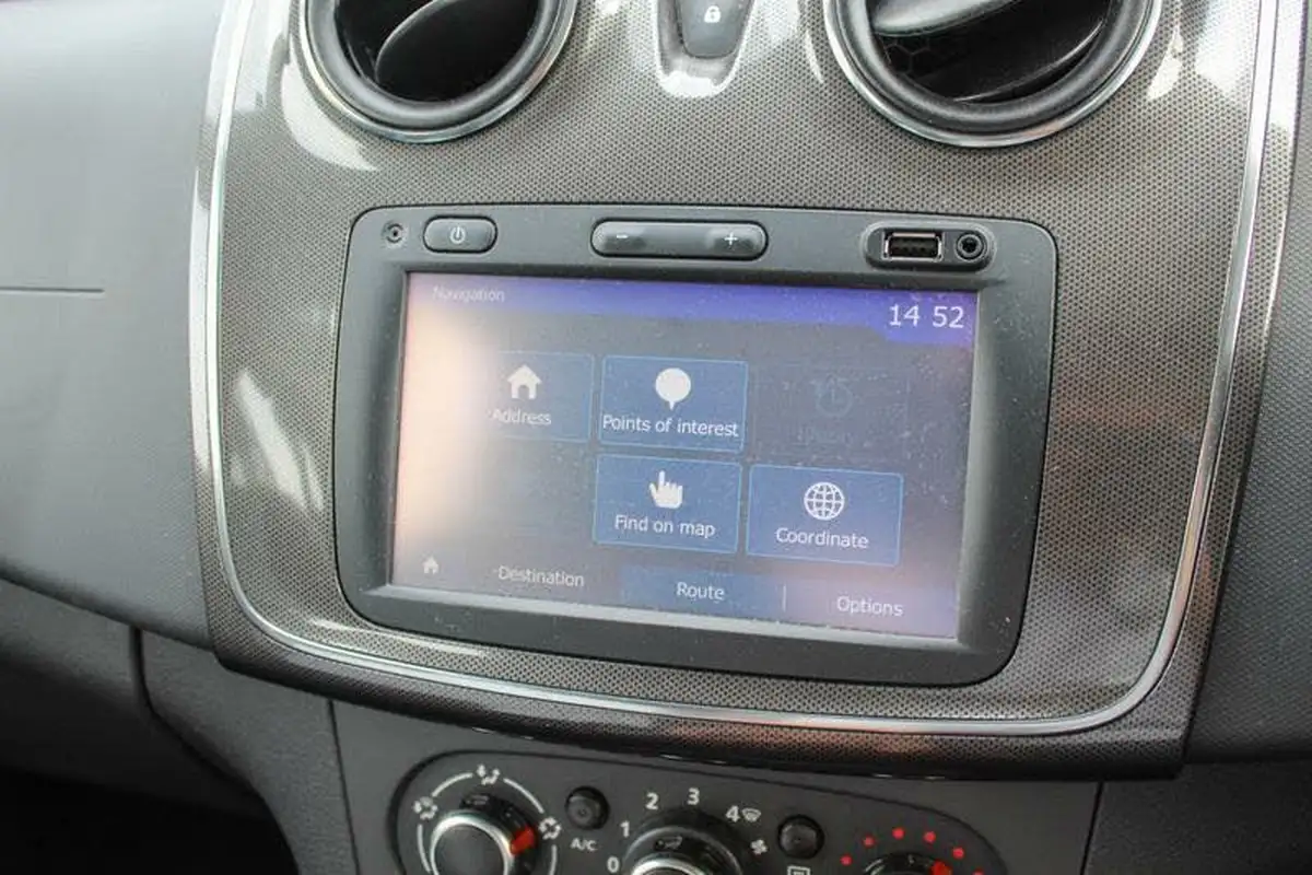 2018-dacia-sandero-stepway-09-tce-comfort-big-23