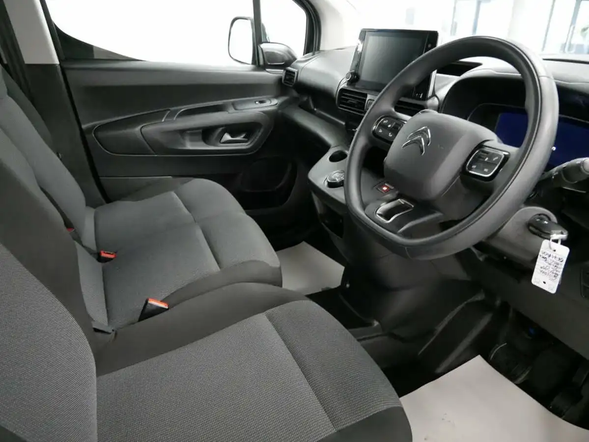 2021-citroen-berlingo-15bluehdi-1000-driver-pro-130pseu6dt-e-ss-van1000-eat8-big-19