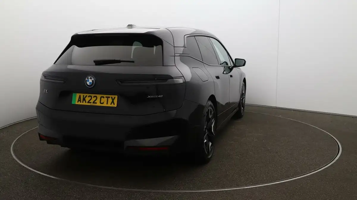 2022-bmw-ix-e-xdrive-40-m-sport-big-48
