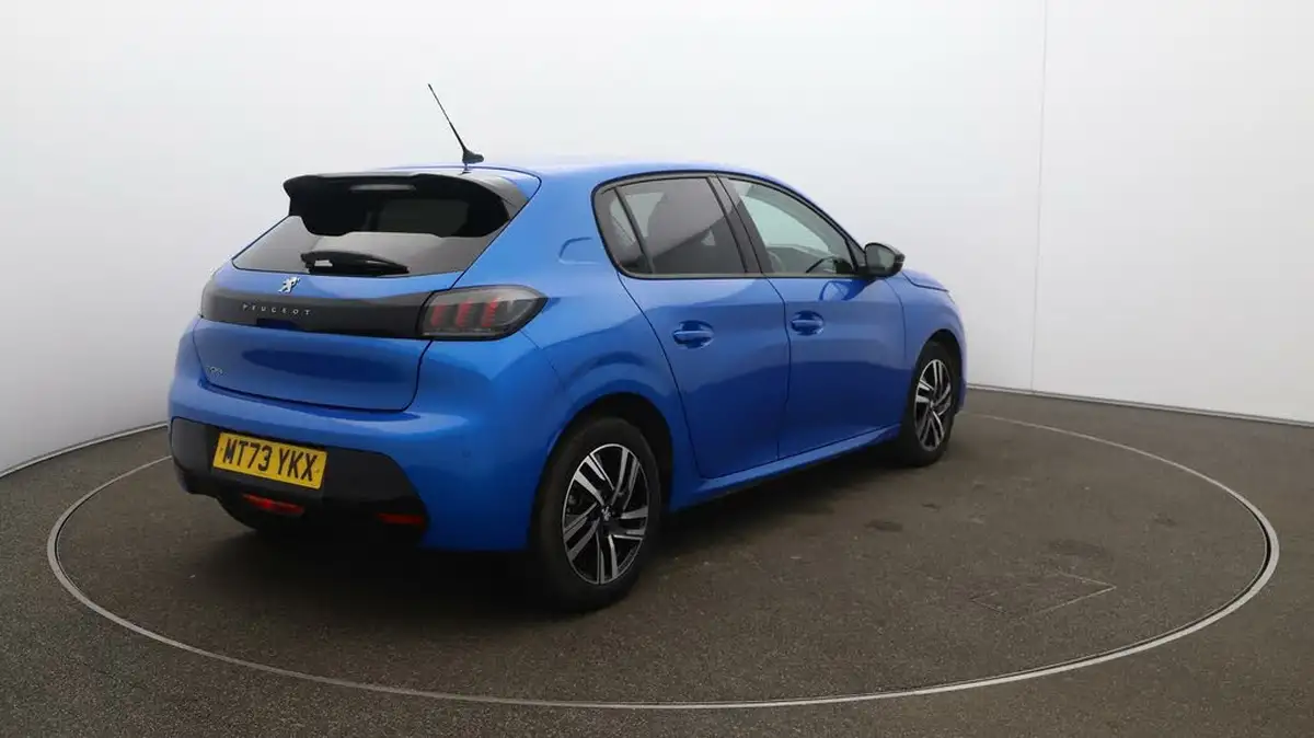 2023-peugeot-208-12-puretech-allure-premium-100ps-eat8-big-53