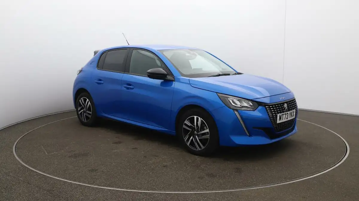 2023-peugeot-208-12-puretech-allure-premium-100ps-eat8-big-1
