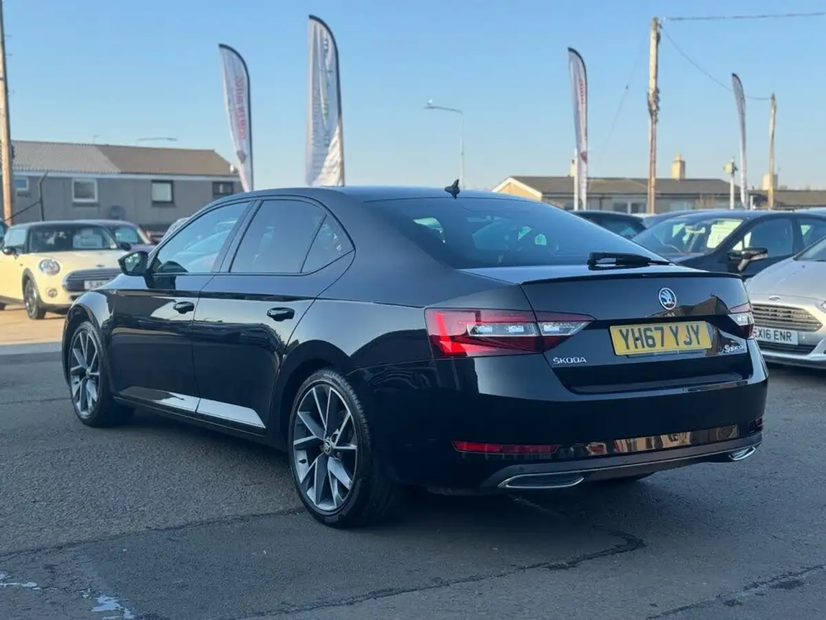 2017-skoda-superb-20-tsi-sportline-220ps-hatchback-big-4