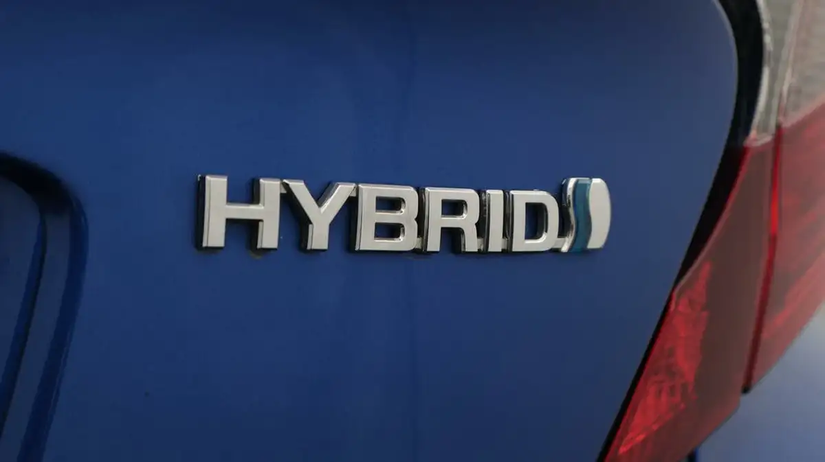 2020-toyota-c-hr-18-vvt-i-icon-big-23