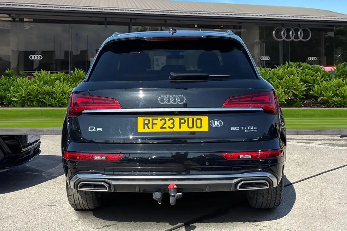 2023-audi-q5-20-50-tfsi-e-s-line-station-wagon-big-3