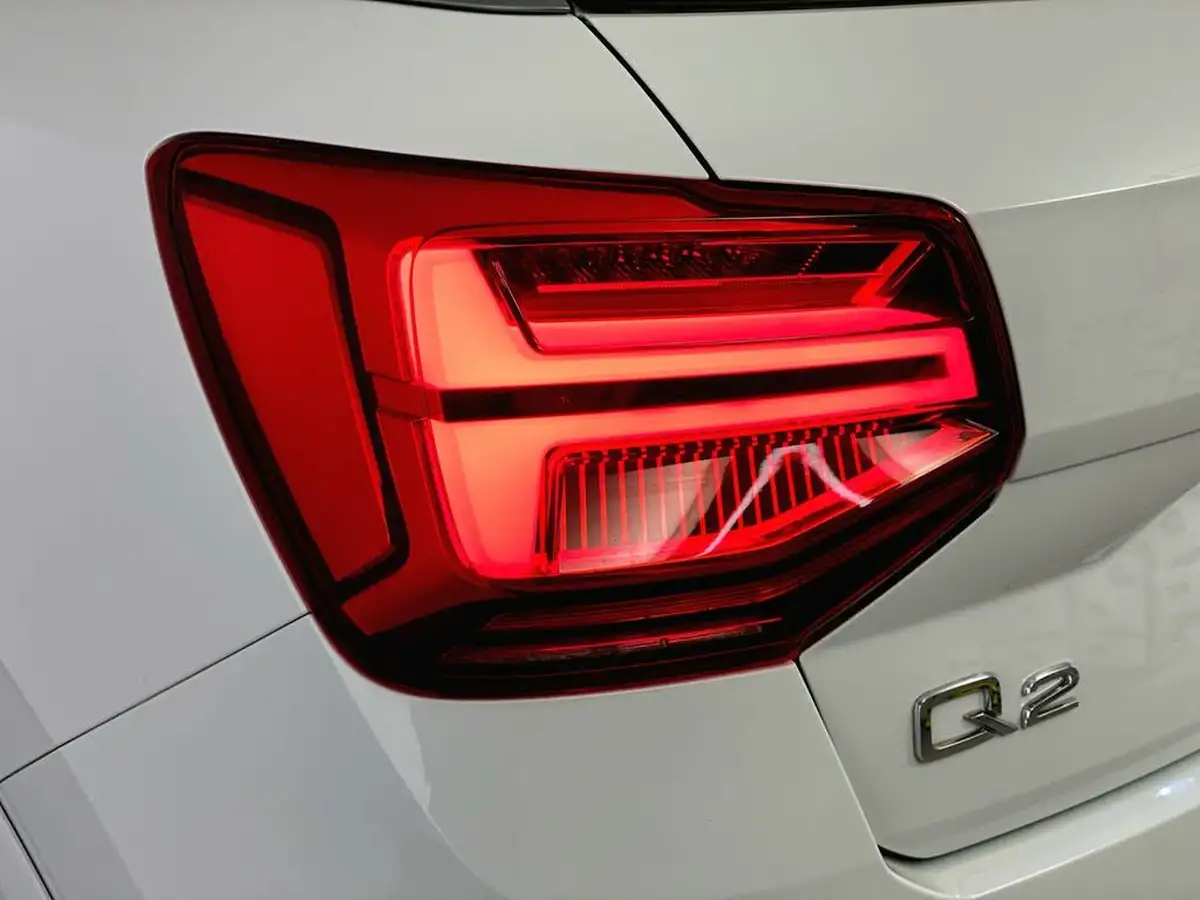2023-audi-q2-15-35-tfsi-s-line-big-35