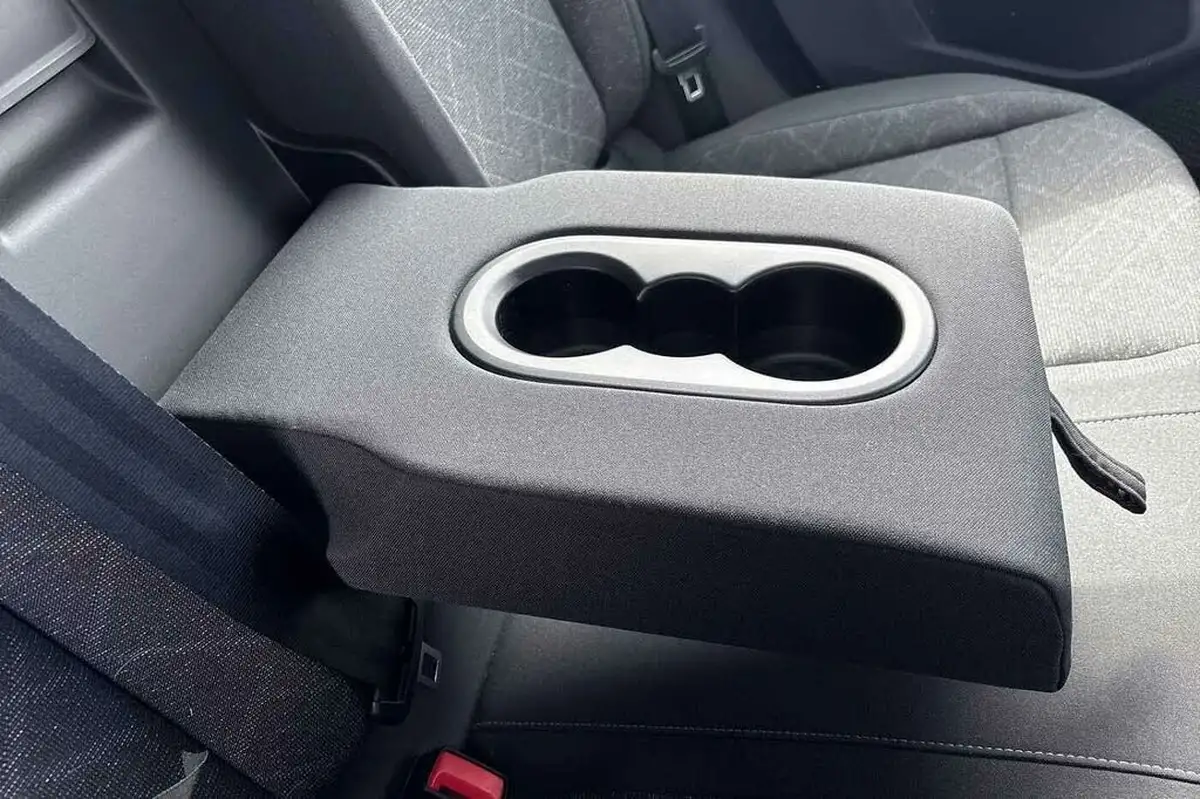 2021-volkswagen-golf-15-tsi-life-130ps-hatchback-big-23