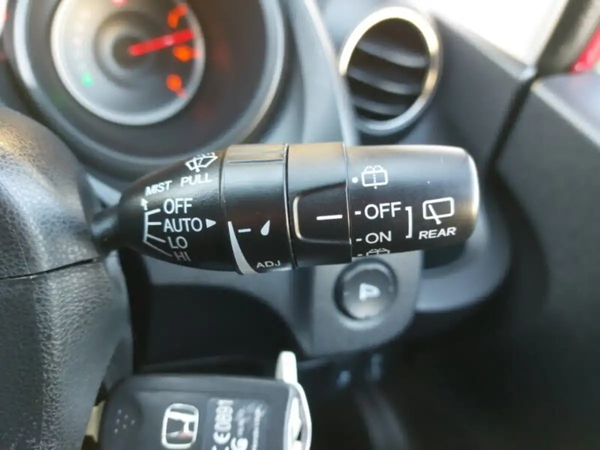 2015-honda-jazz-14-ex-big-13