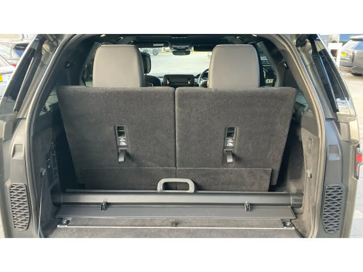 2023-land-rover-discovery-30-d300-r-dynamic-hse-big-26
