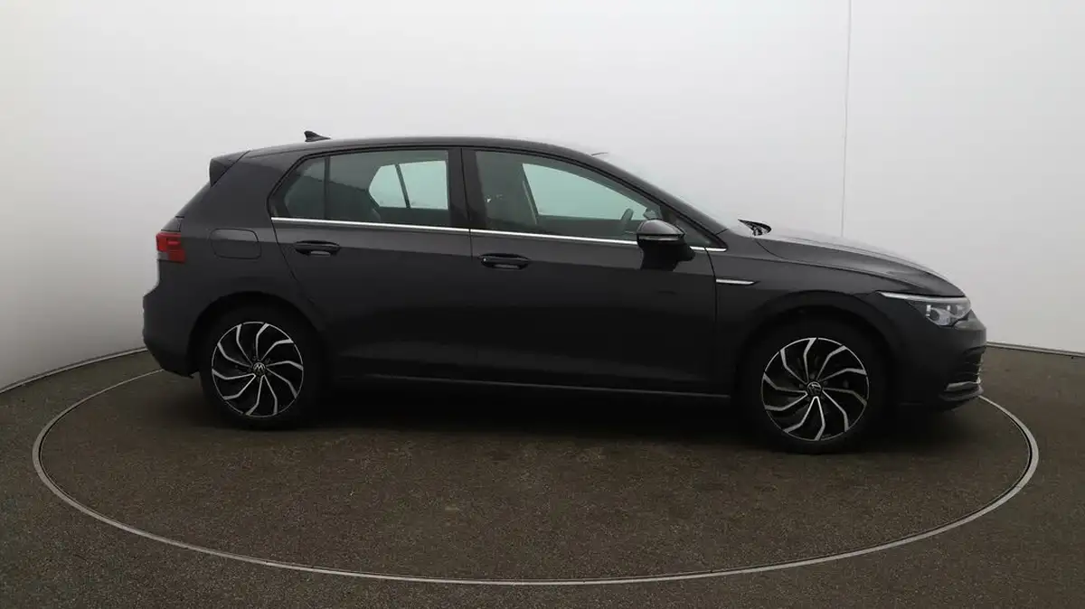 2022-volkswagen-golf-15-tsi-style-150ps-hatchback-big-40