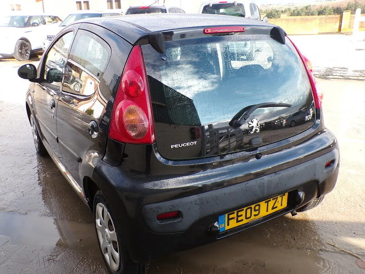 2009-peugeot-107-10-urban-12v-5d-big-6