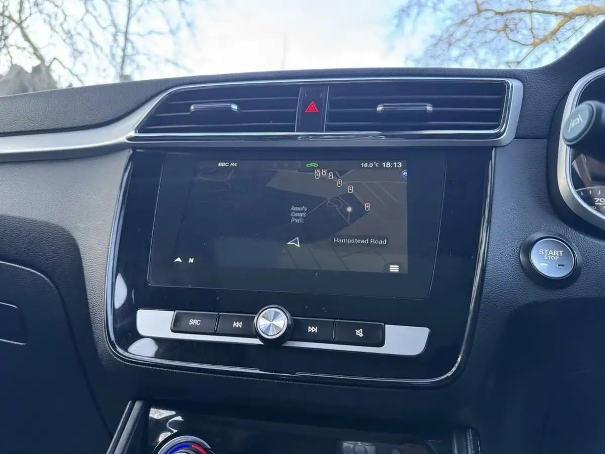 2020-mg-zs-suv-e-exclusive-ev-big-34