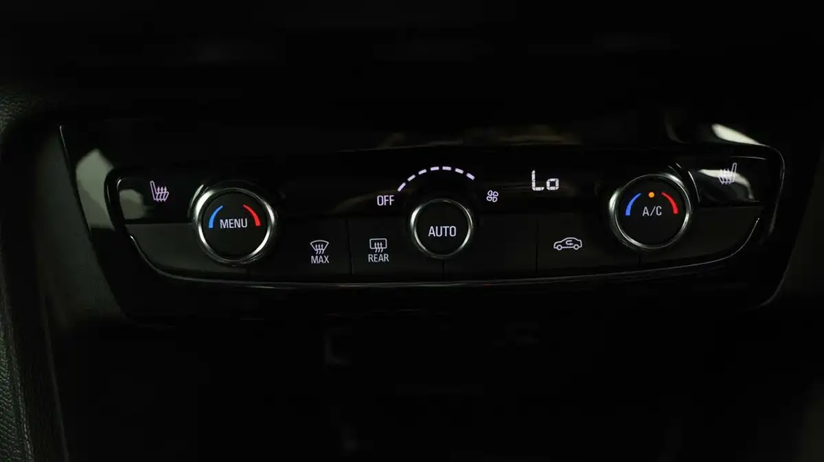 2021-vauxhall-corsa-e-elite-premium-big-11