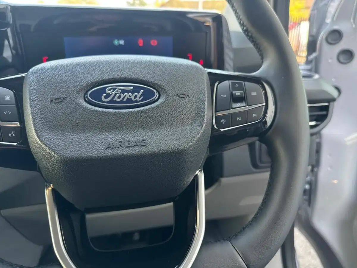 2024-ford-transit-custom-e-320-l1h1-limited-136ps-panel-van-big-29