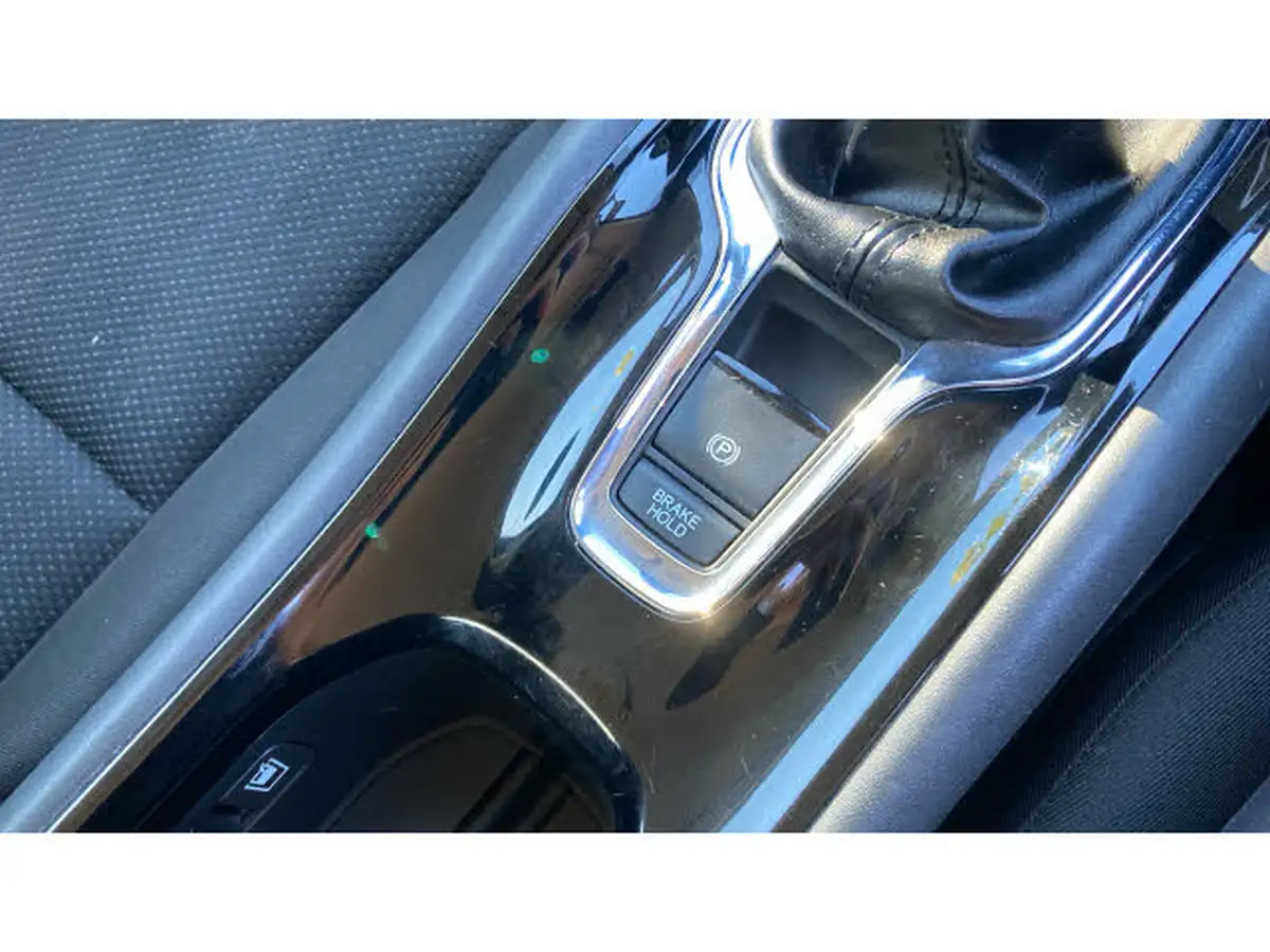 2015-honda-hr-v-15-i-vtec-se-big-43