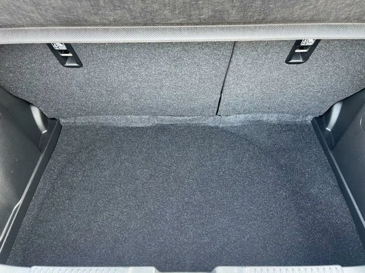 2016-suzuki-swift-12-sz4-94ps-nav-5d-at-big-9