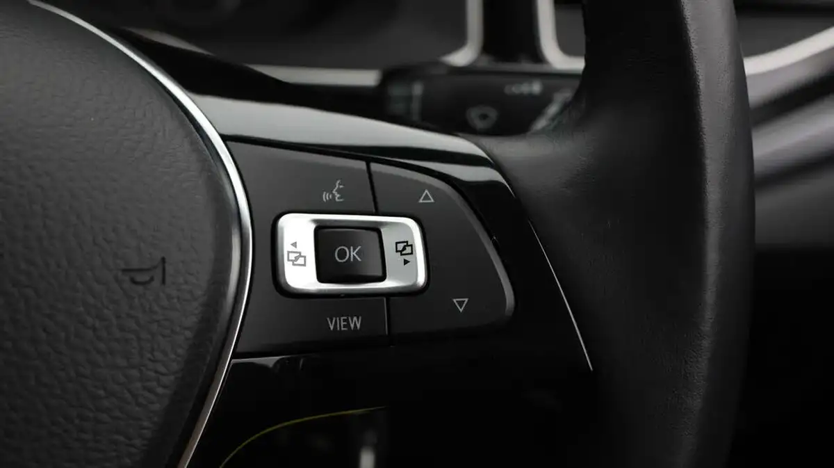 2021-volkswagen-polo-10-tsi-sel-115ps-big-21