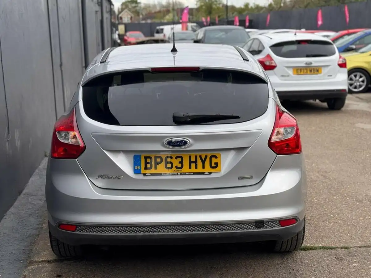2014-ford-focus-10-zetec-scti-100ps-hatchback-big-9