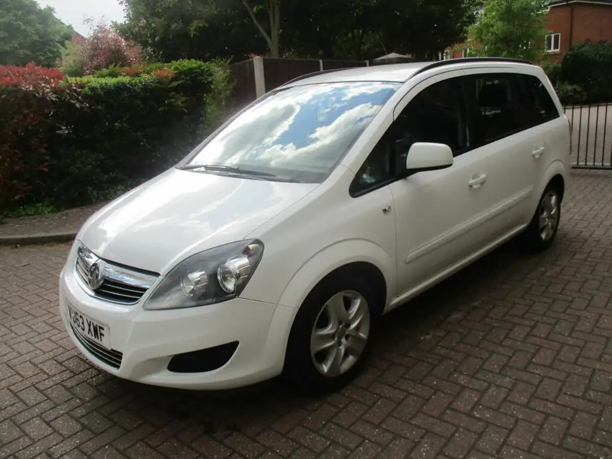 2013-vauxhall-zafira-16-exclusiv-big-12