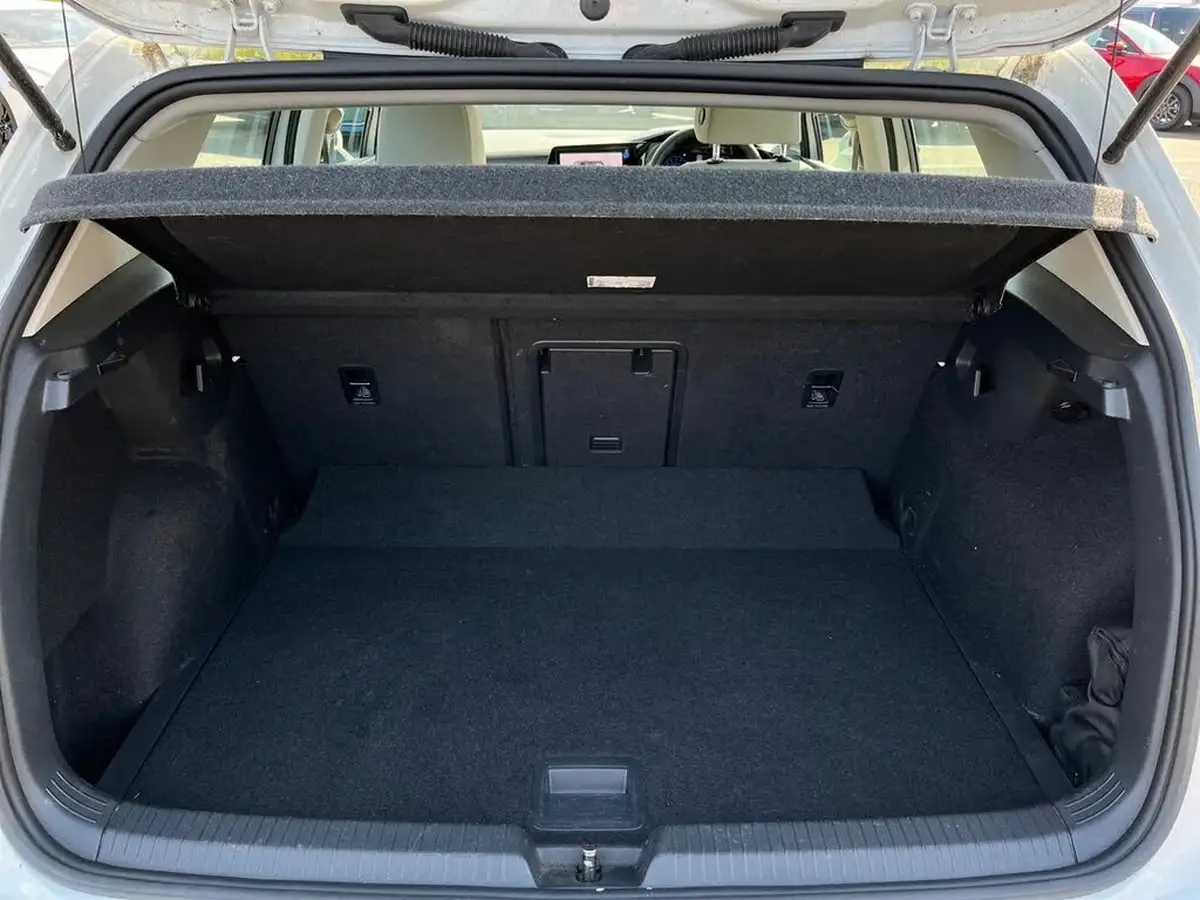 2021-volkswagen-golf-15-tsi-style-150ps-hatchback-big-19