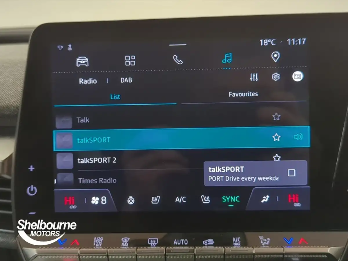 2023-renault-megane-e-tech-e-techno-big-28