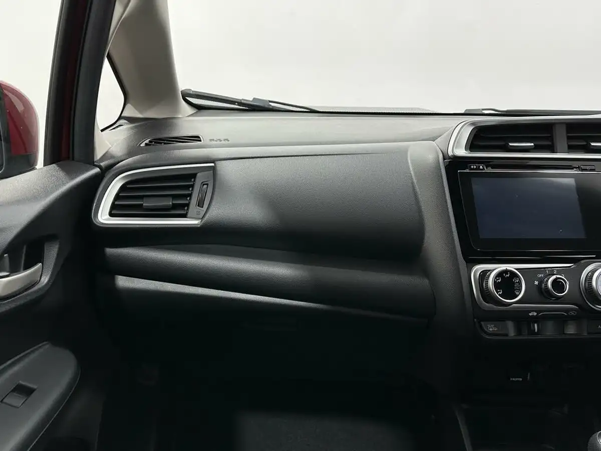 2019-honda-jazz-13-i-vtec-se-big-23