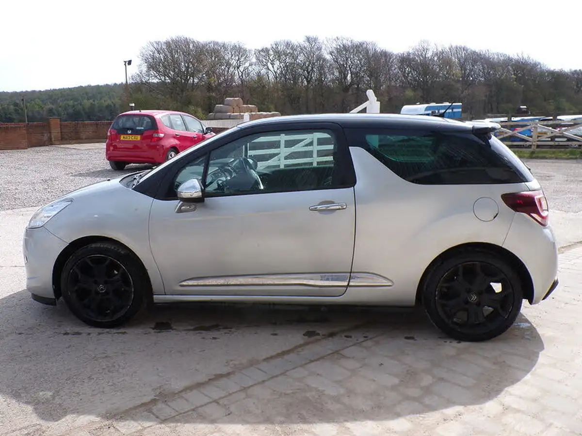 2014-citroen-ds3-16e-hdi-dsport-plus-big-4