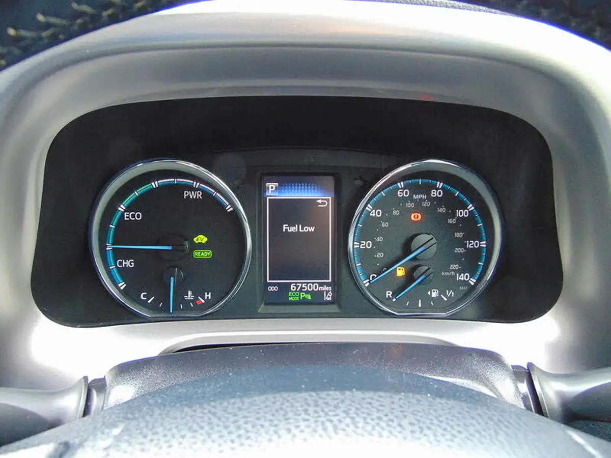 2018-toyota-rav4-25-vvt-i-design-194bhp-2494cc-big-22