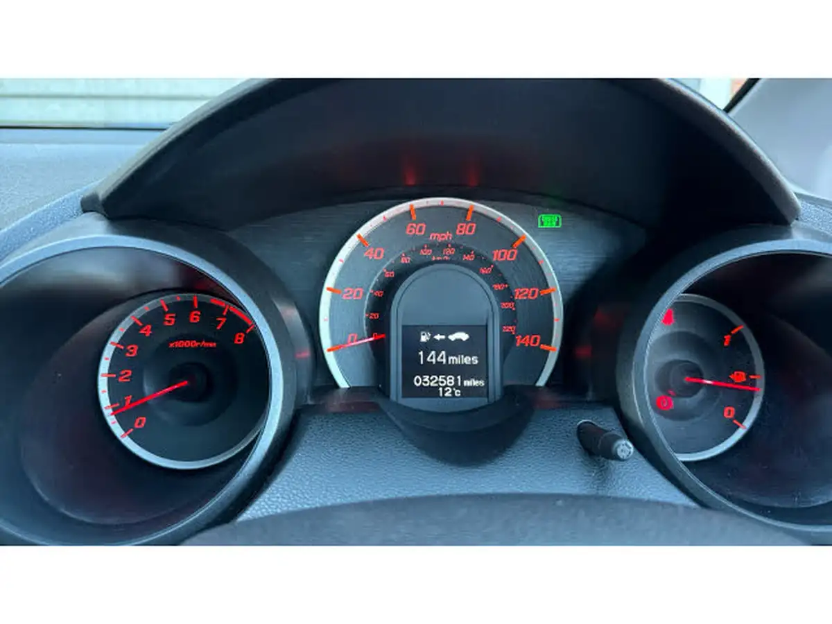 2014-honda-jazz-14-ex-big-10