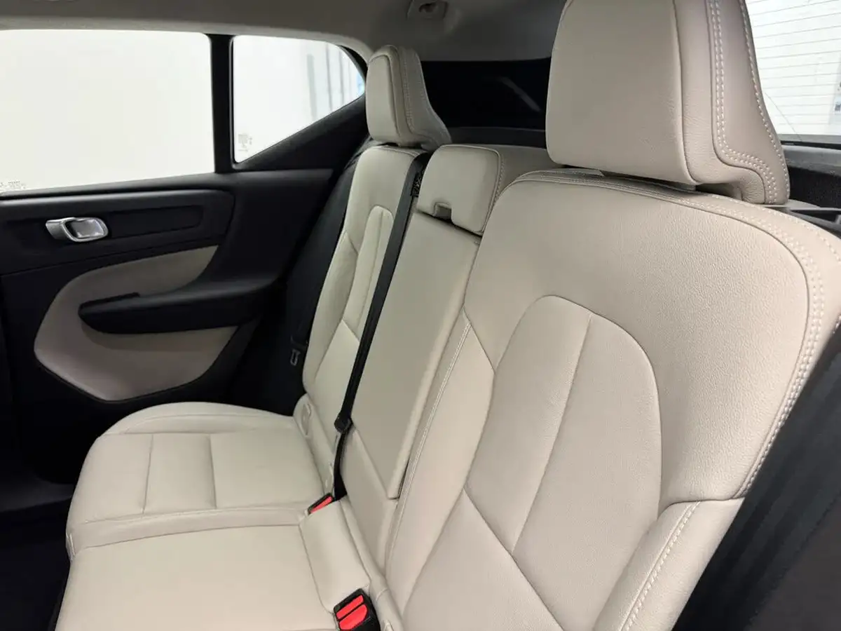 2019-volvo-xc40-20-t4-inscription-pro-awd-big-10