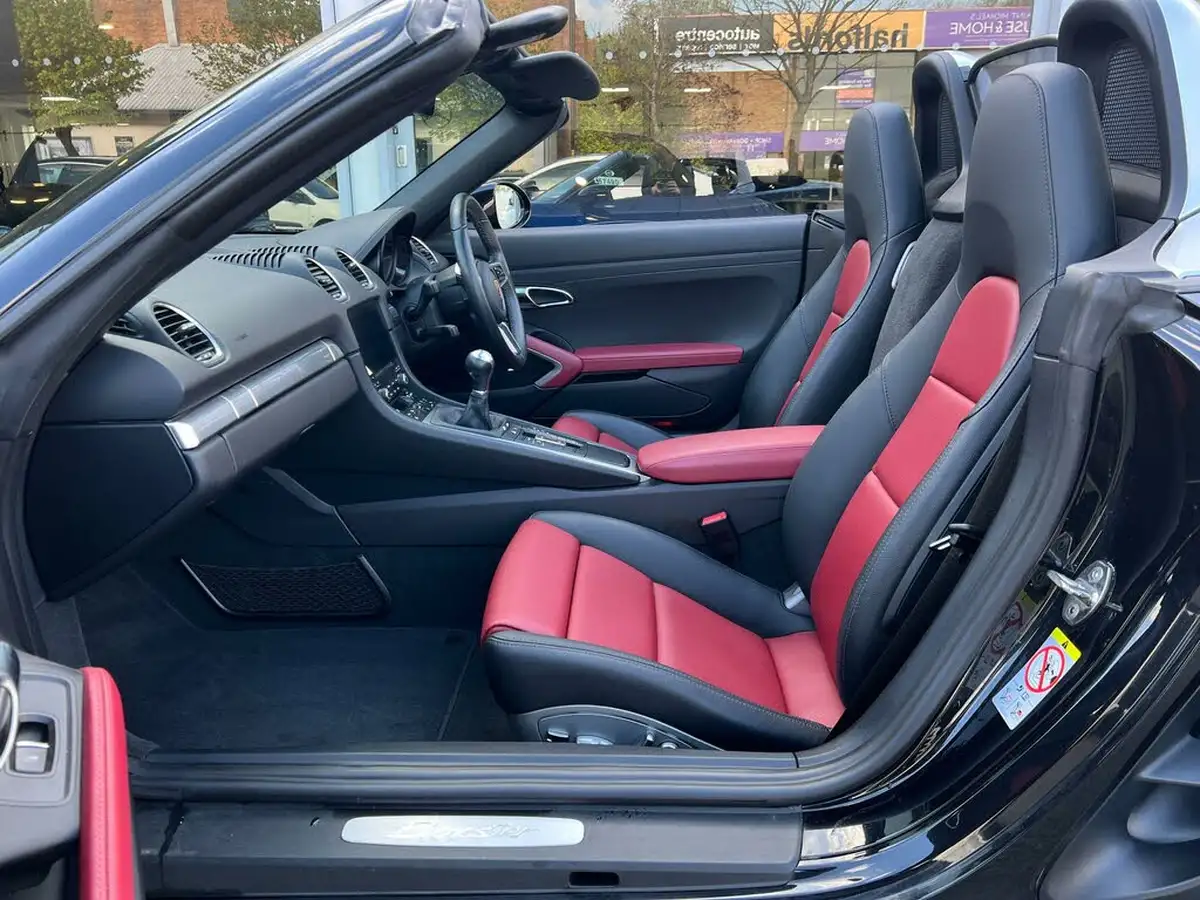 2022-porsche-boxster-718-big-12