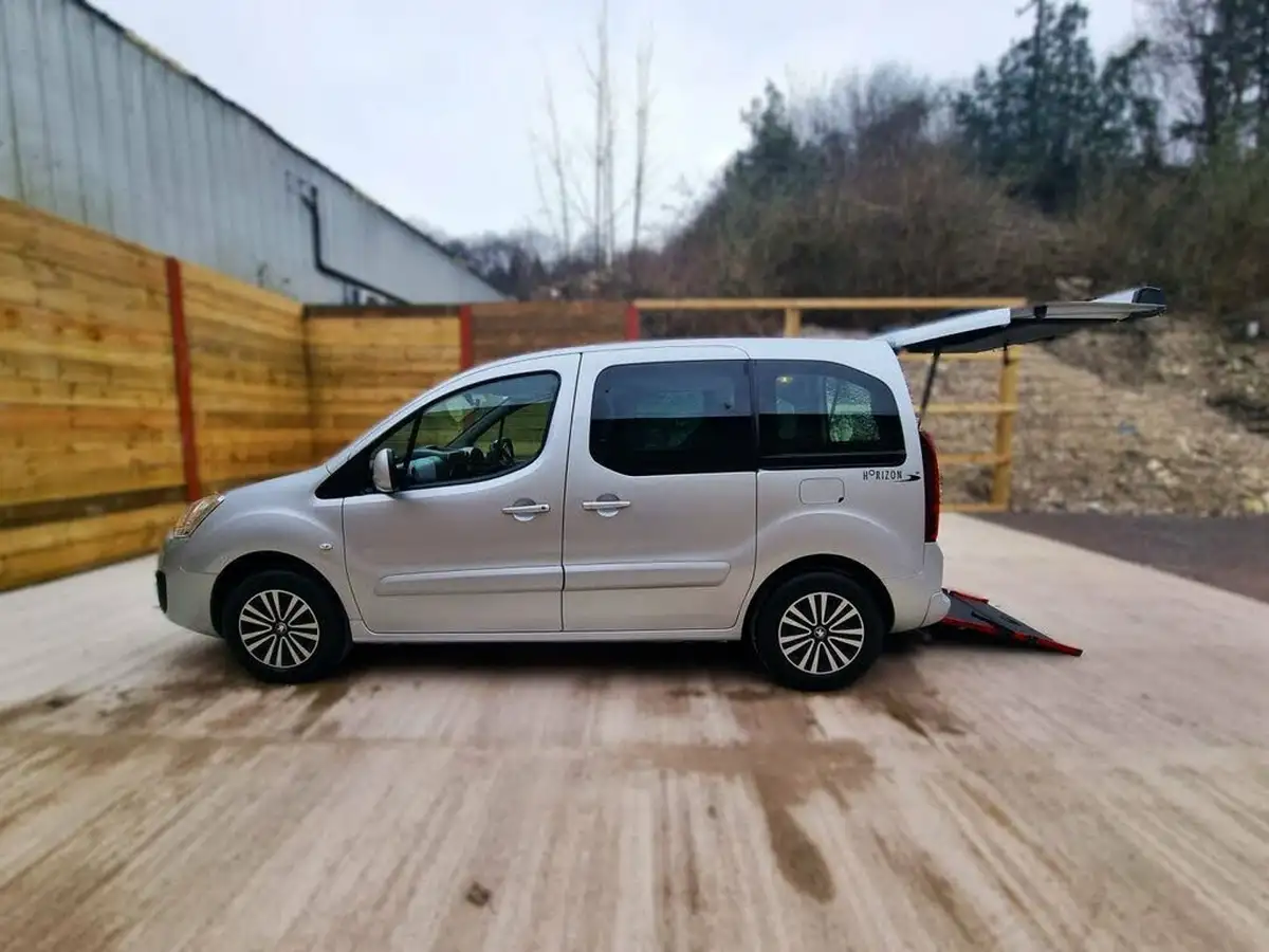 2018-peugeot-partner-big-15