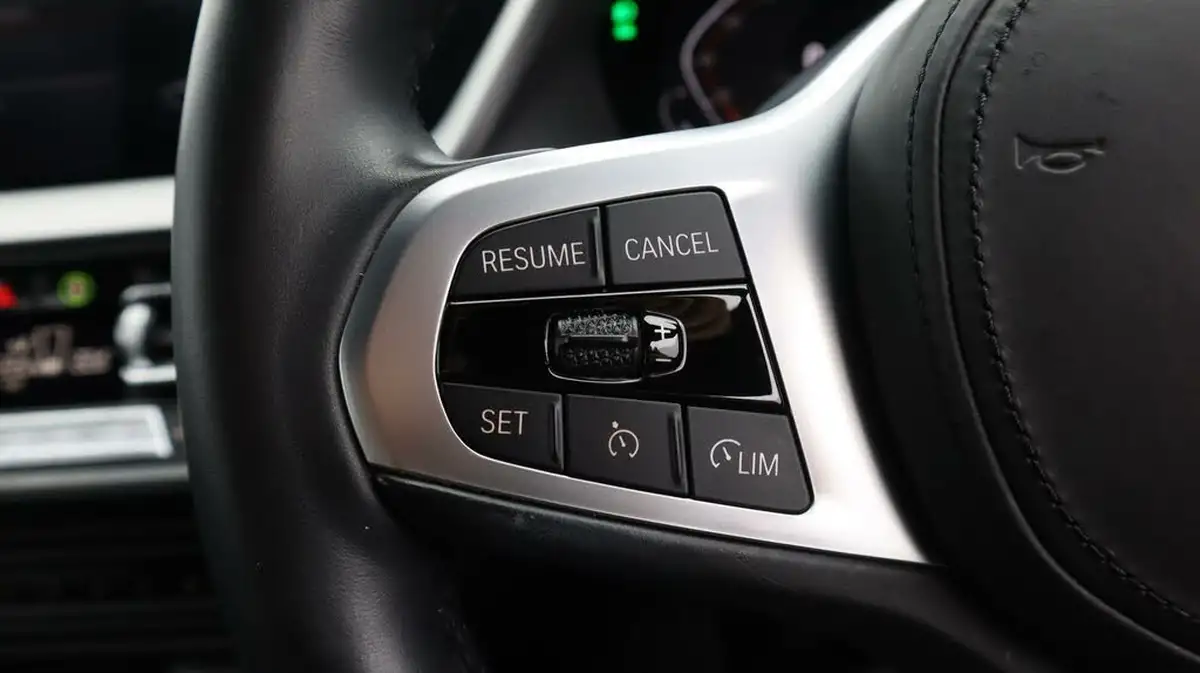 2022-bmw-1-series-15-118i-m-sport-lcp-big-24