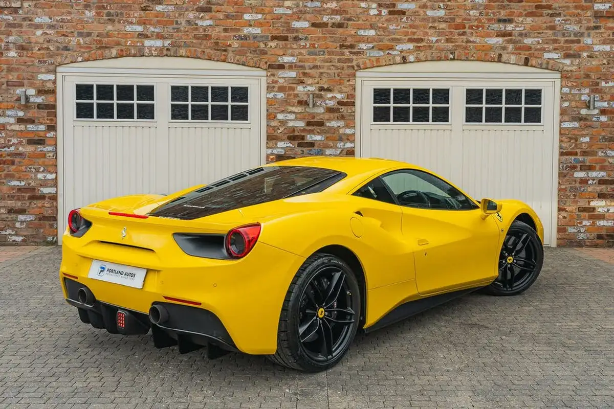2018-ferrari-488-39-488-gtb-big-22