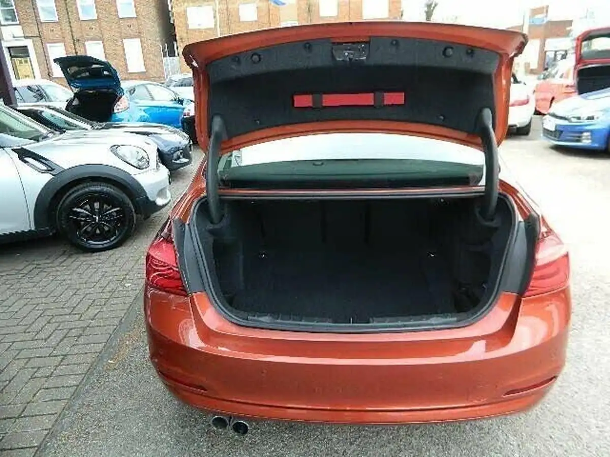 2018-bmw-3-series-20-320i-se-saloon-4d-big-4