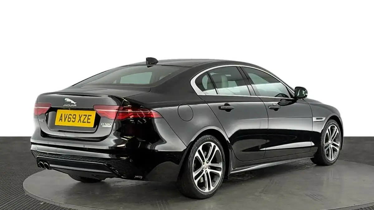 2019-jaguar-xe-20d-r-dynamic-se-awd-big-3