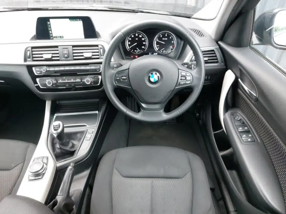 2018-bmw-1-series-20td-118d-se-5d-big-6