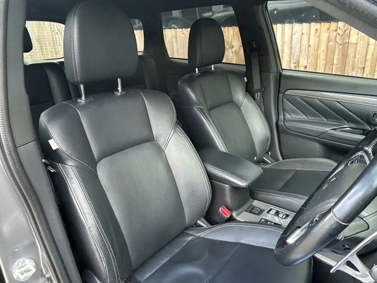 2018-mitsubishi-outlander-24-4h-phev-big-29
