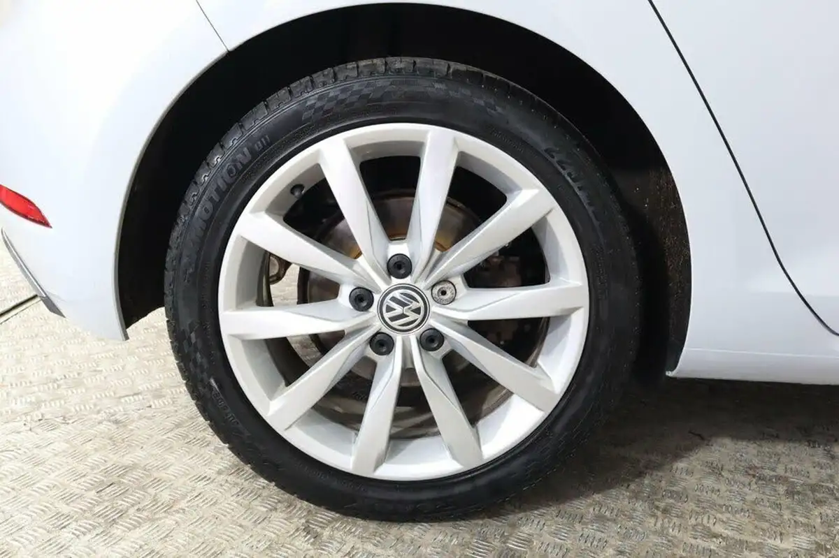 2019-volkswagen-golf-15-tsi-gt-150ps-ss-hatchback-5d-big-27