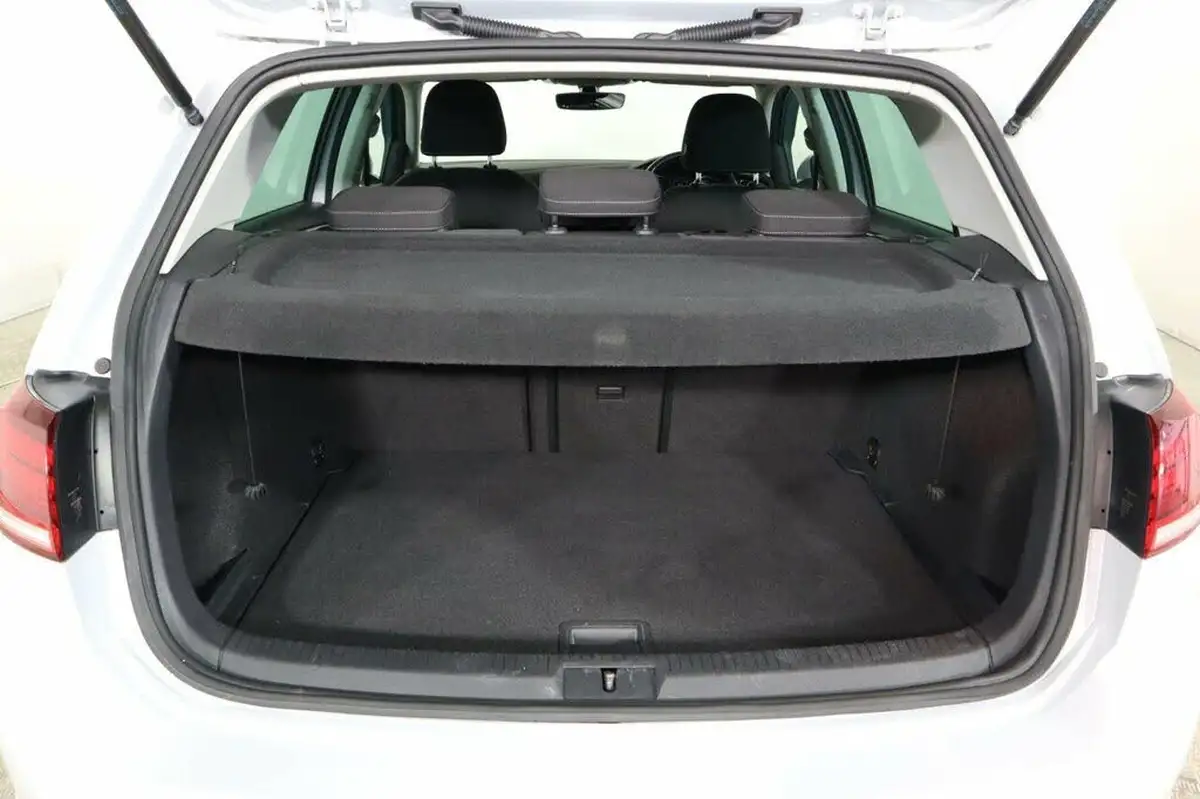 2019-volkswagen-golf-15-tsi-gt-150ps-ss-hatchback-5d-big-51