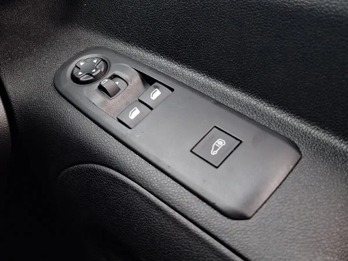 2024-peugeot-partner-15-bluehdi-professional-100pseu6d-big-10
