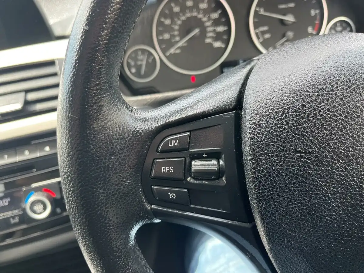 2015-bmw-3-series-20td-318d-se-150bhp-saloon-4d-big-27