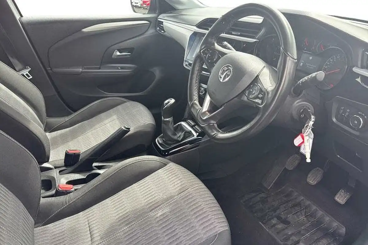 2022-vauxhall-corsa-12i-design-big-8