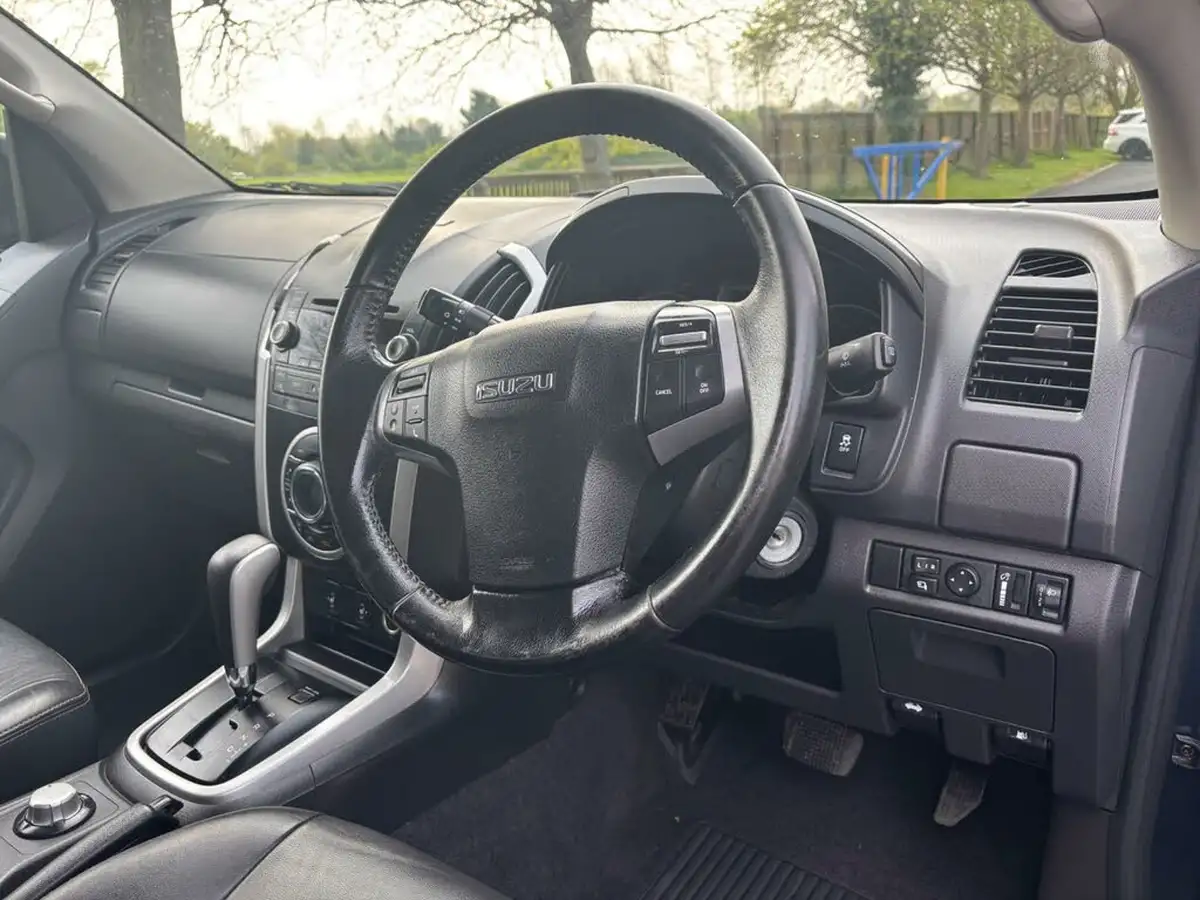 2015-isuzu-d-max-25td-utah-huntsman-auto-big-9