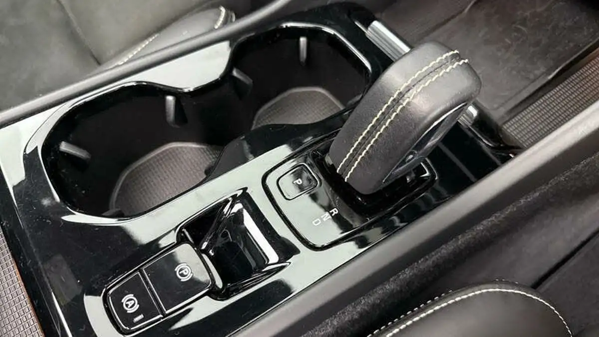 2022-volvo-xc40-15-t5-r-design-pro-big-24